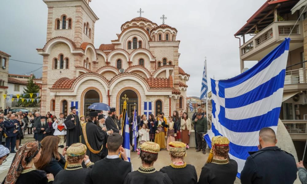 Στις επάλξεις το ράσο στις κρίσιμες ώρες για την Ελλάδα